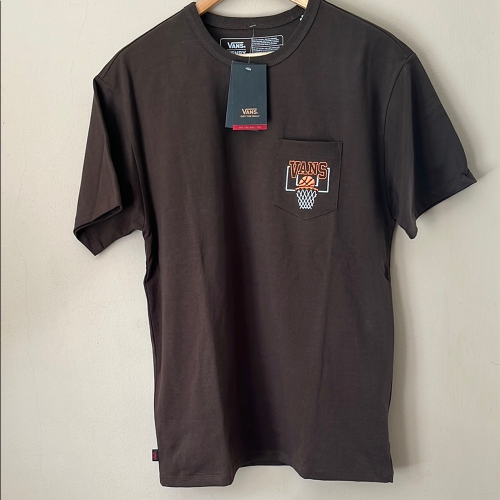 Vans Brown Graphic Men's T-Shirt Medium Embroidered Basketball Detail on Pocket